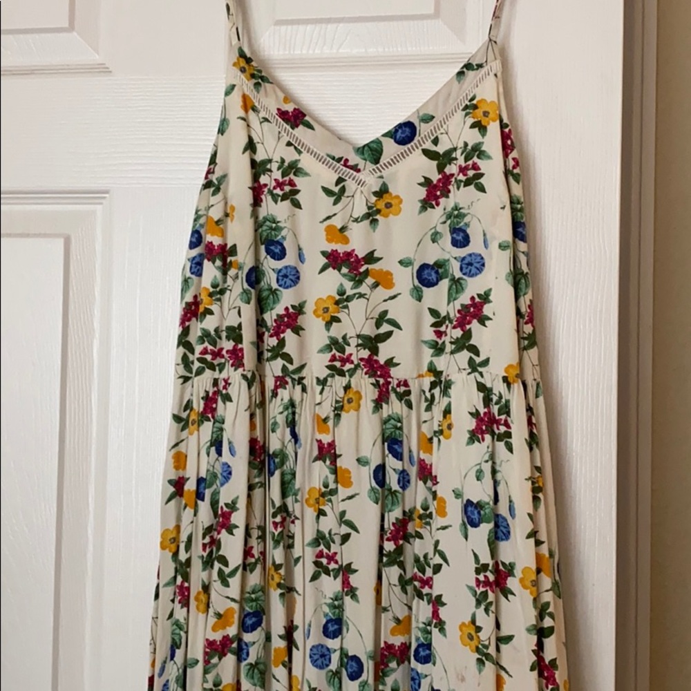 Sleeveless floral dress